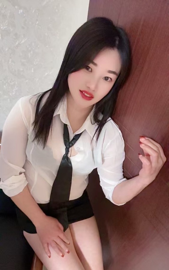 大美妞韵味十足