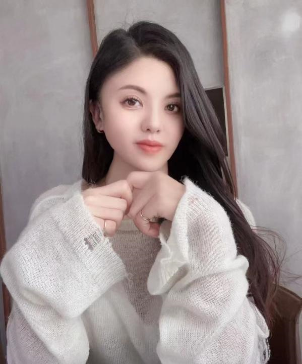 肤白貌美小骚货