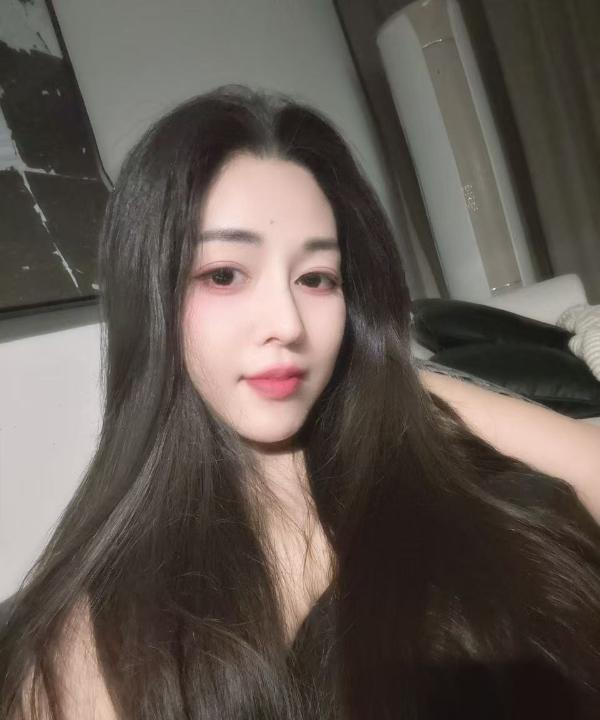 丰满性感翘臀颜值老师