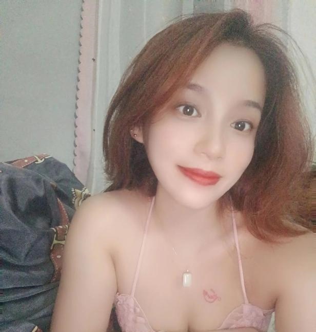 性感大胸小少妇