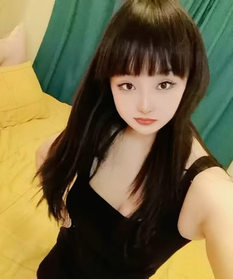 很有范的小姐姐长得也好看