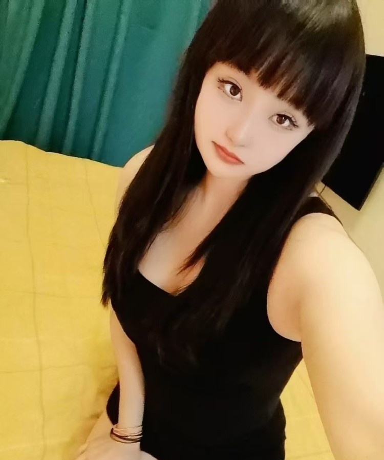 很有范的小姐姐长得也好看