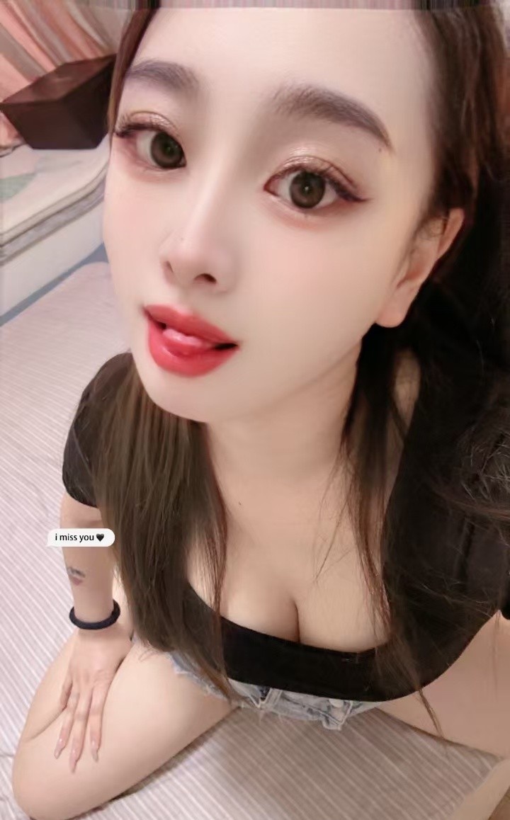 大胸妹白云格格