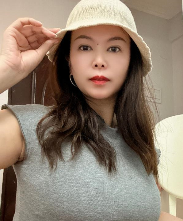 大奶少妇服务拉满