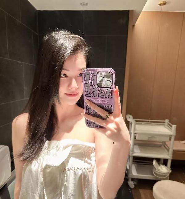 新建区丰满性感少妇