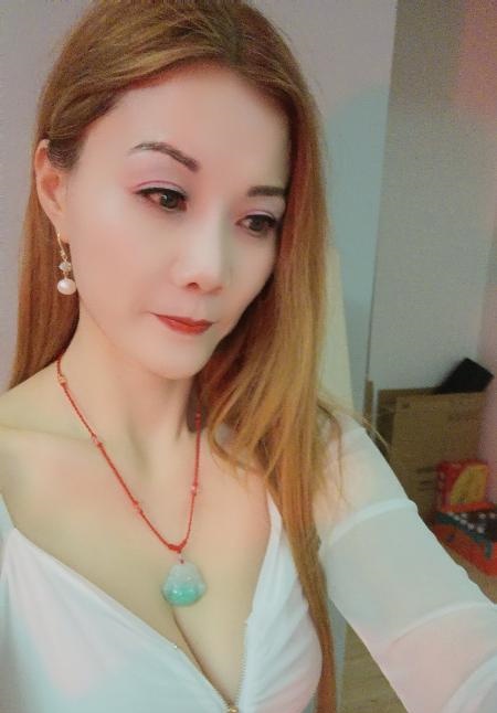 大奶服务系少妇