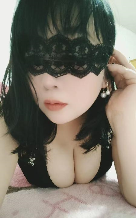 大屁股小骚妹儿