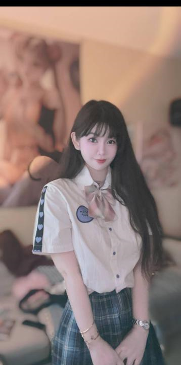 福田大胸佩琪