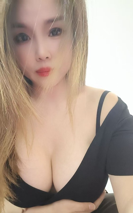 活很好脱衣有料的大奶少妇