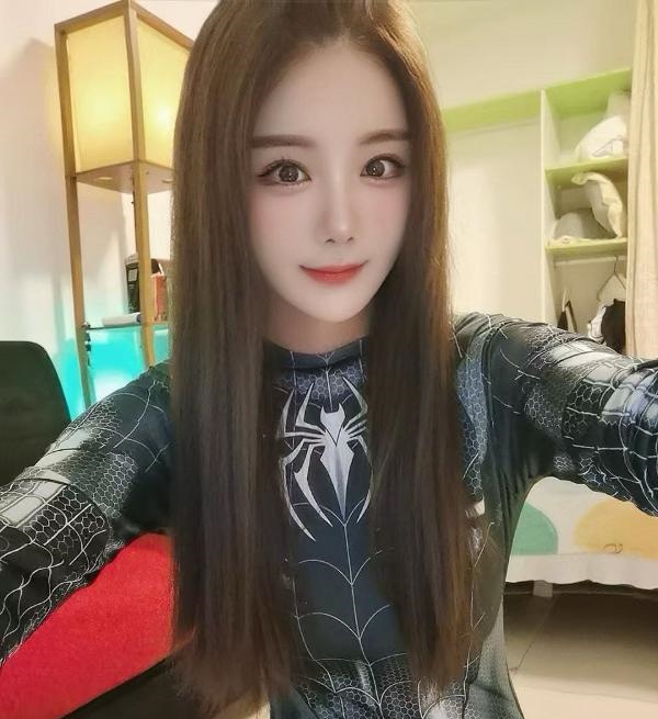 性感丰满大奶绾绾