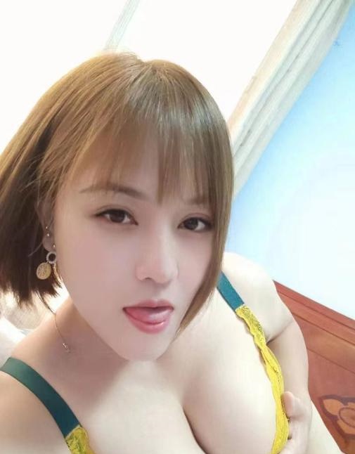 黄岛天然大胸妹