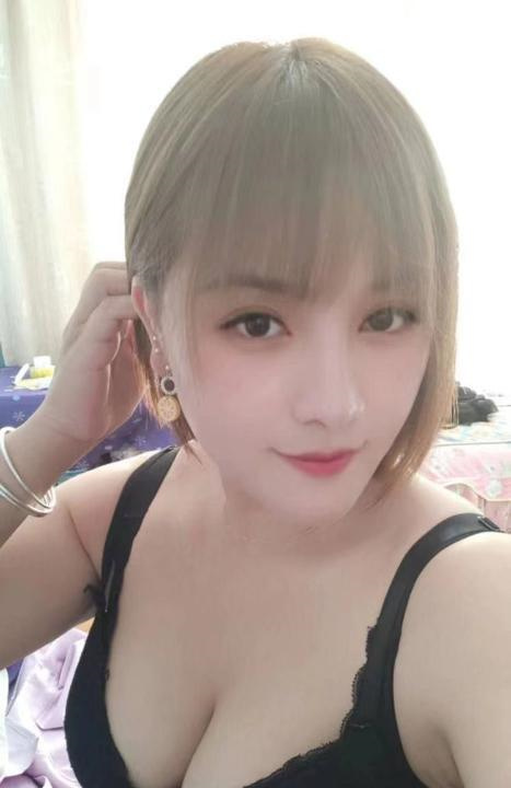 黄岛天然大胸妹