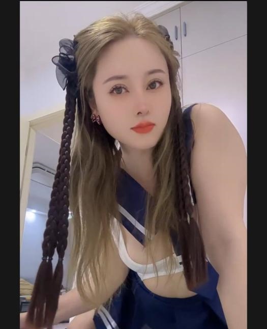 妩媚的莹莹