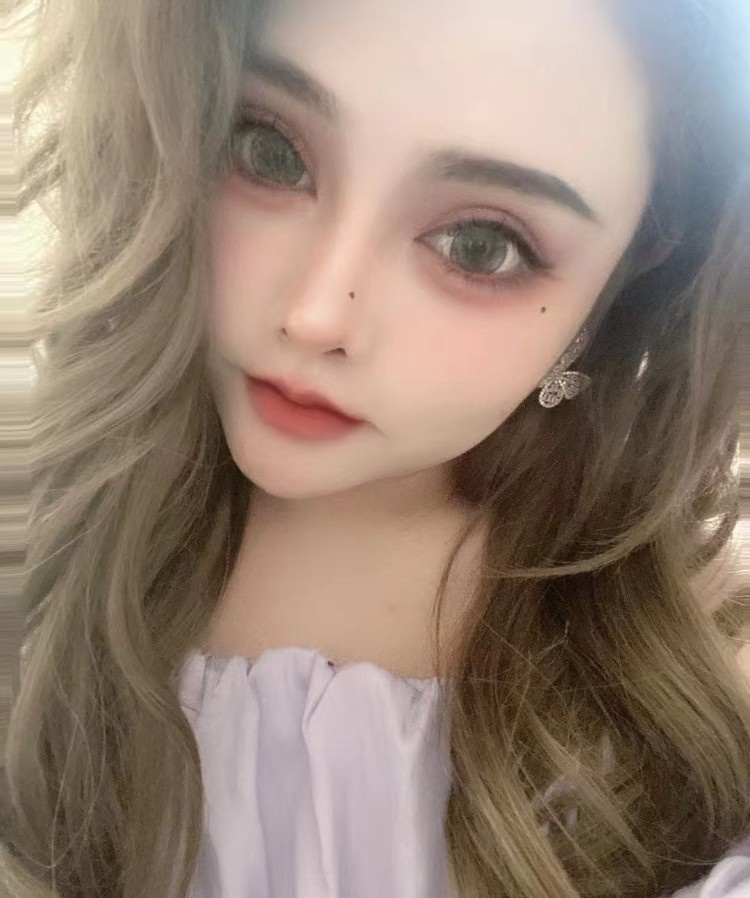 长相混血的小姐姐