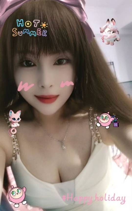 性感妩媚大胸小姐姐