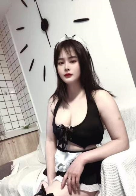 浦东丰满大胸妹丹妮