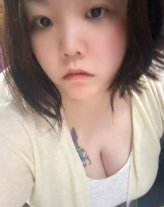 浦东大奶年轻小坦克