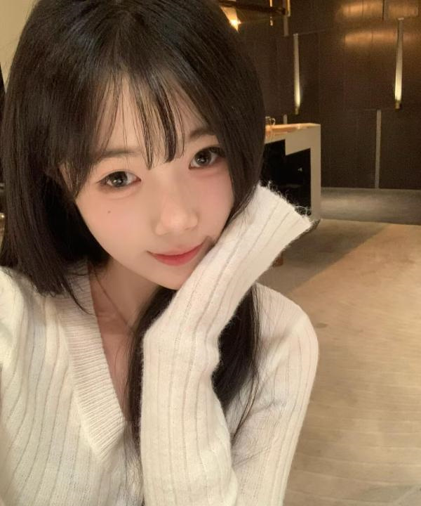 长沙苗条零零后小妹子