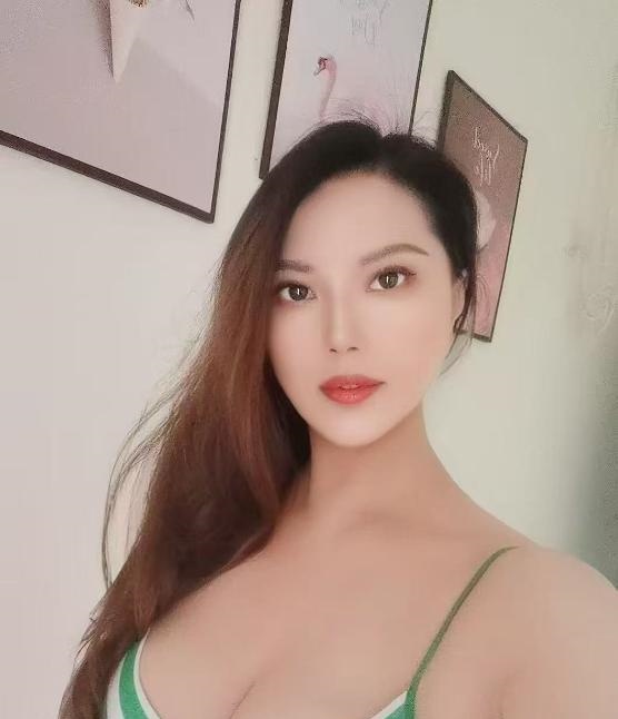 肥臀大奶水多骚妇