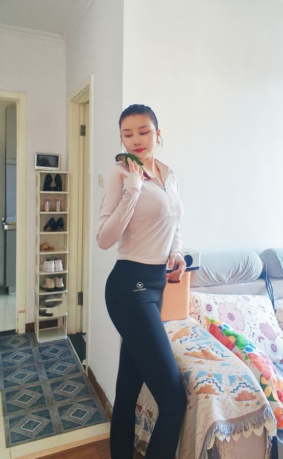 体验服务超赞翘臀御姐娇娇