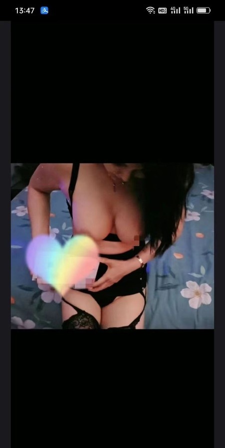 情趣一线天欲女珊珊