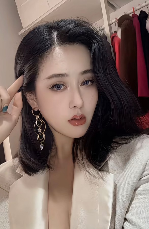 大胸美女