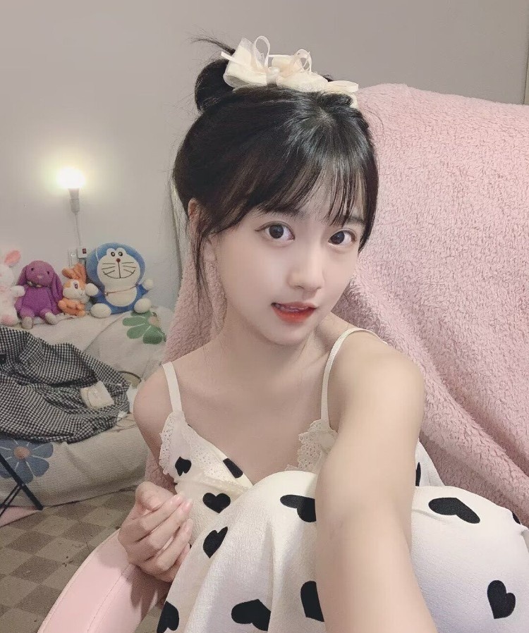 南京00后嫩妞怡宝