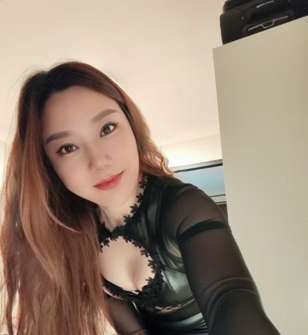 下沙轻熟黄发少妇