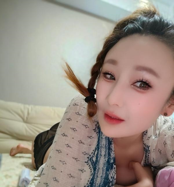 昆山大奶性感美女