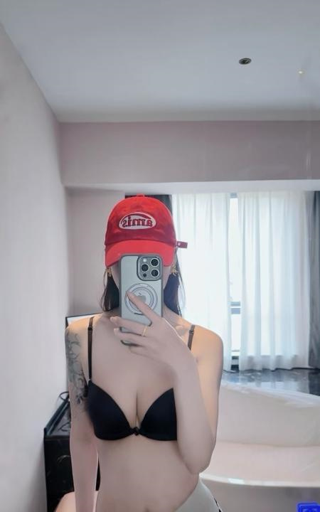 性价比超高美女铭铭