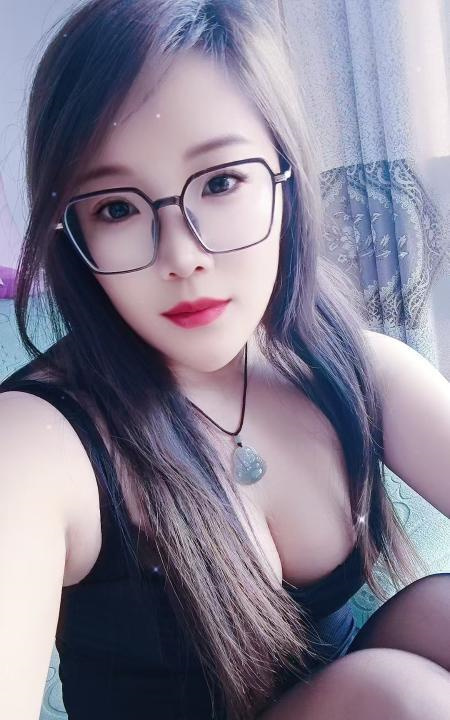青岛开发区眼镜妹妹