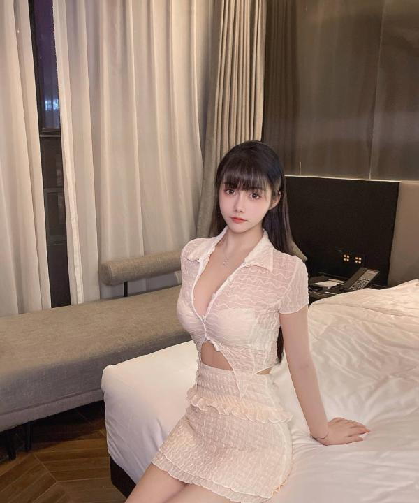 越秀F豪乳萱萱