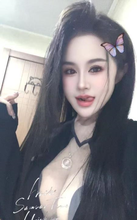 大胸球球老师