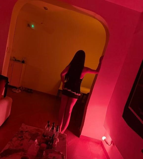 静安一线天蓝颜