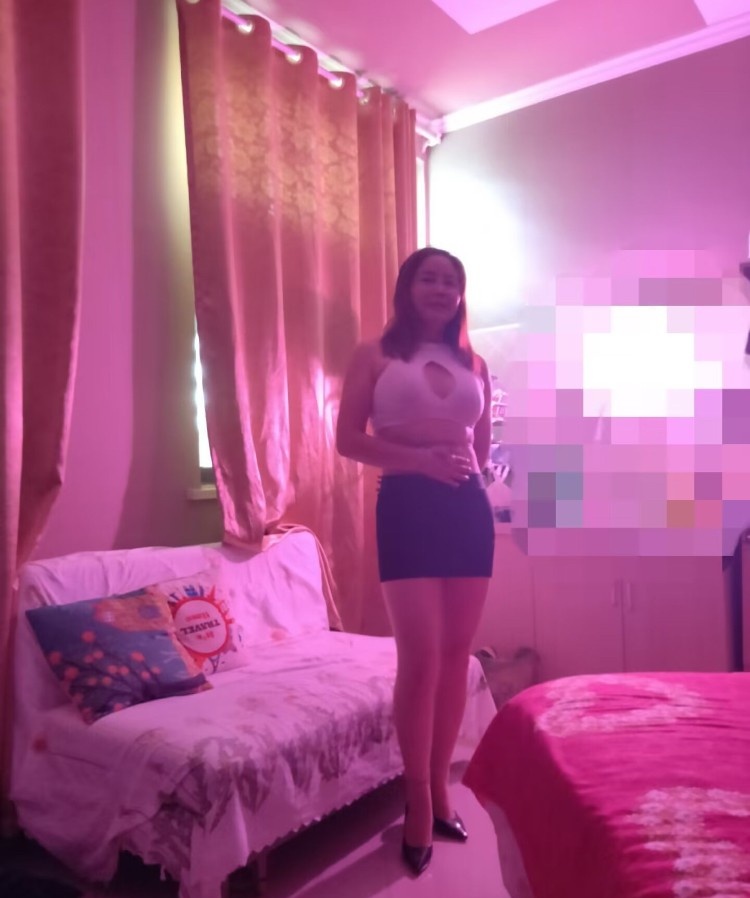 性感熟女服务好 可以双飞