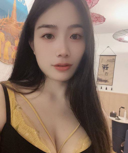 宝安小颖抓龙筋小妹