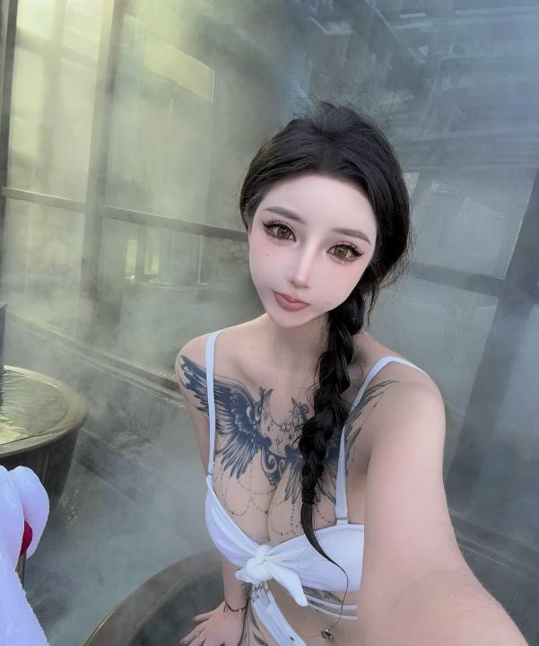 黄埔纹身尤物嘉怡