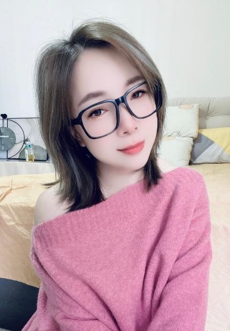 轻熟眼镜姐姐