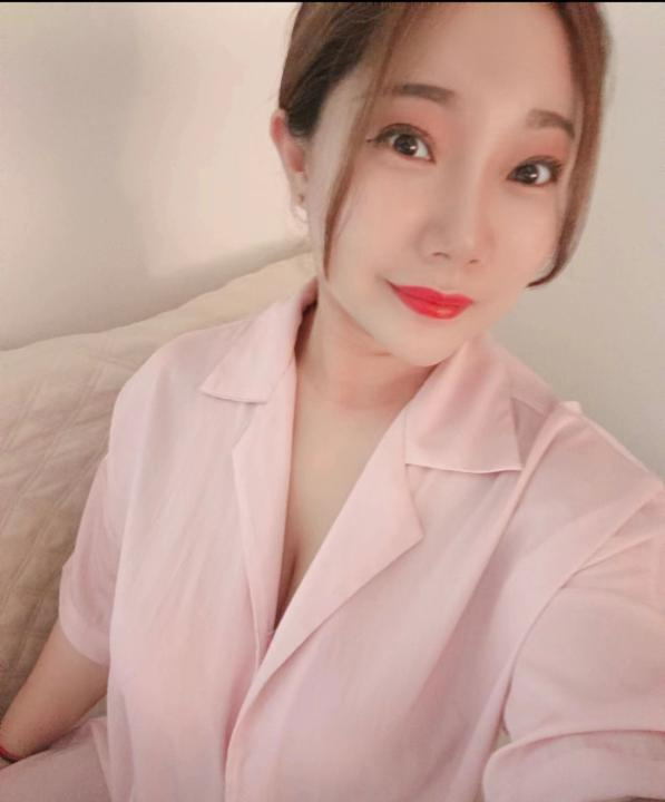 大奶骚货配角