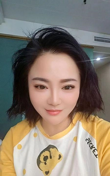 巨乳少妇服务态度很好