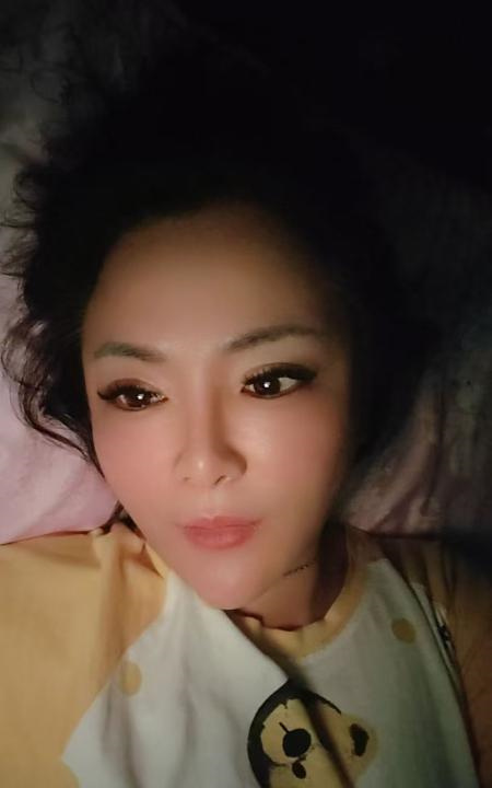 巨乳少妇服务态度很好