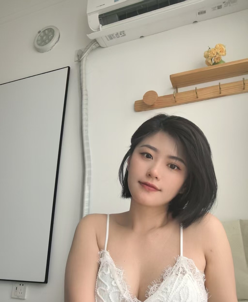 高颜值兼职美女