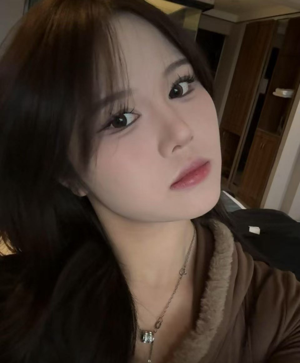 颜值细腰女友七七