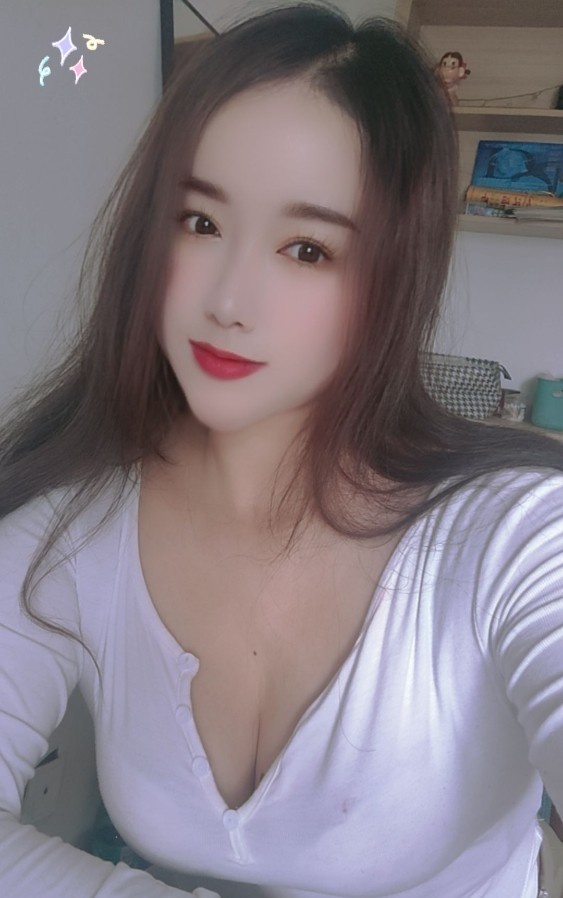 大胸小艾