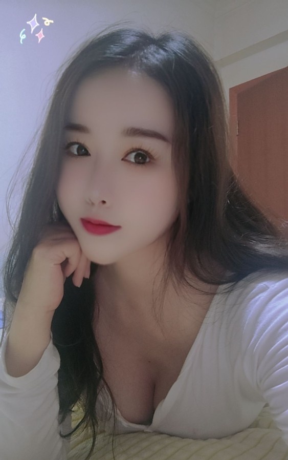 大胸小艾