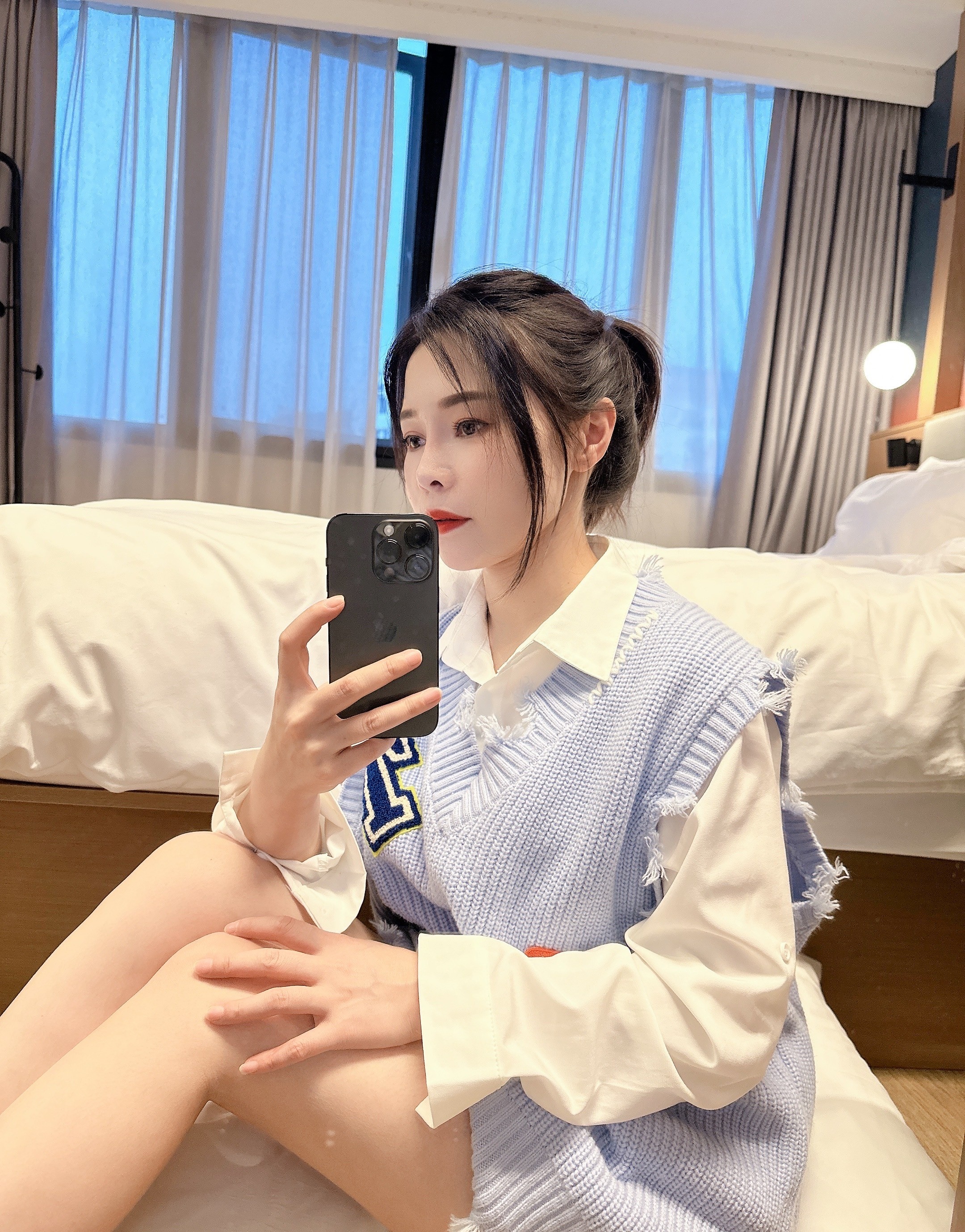身材娇小喜欢穿jk的骚货，送原味丝袜