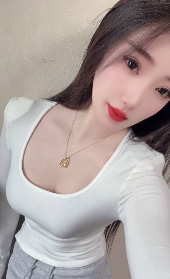 大胸美女