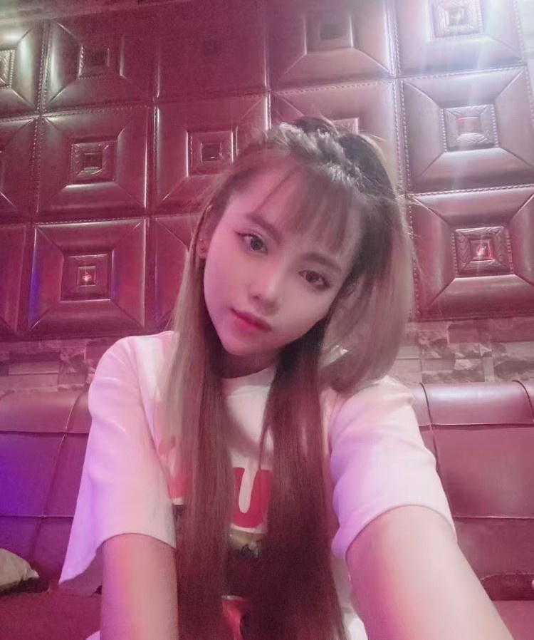美乳骚货姐姐