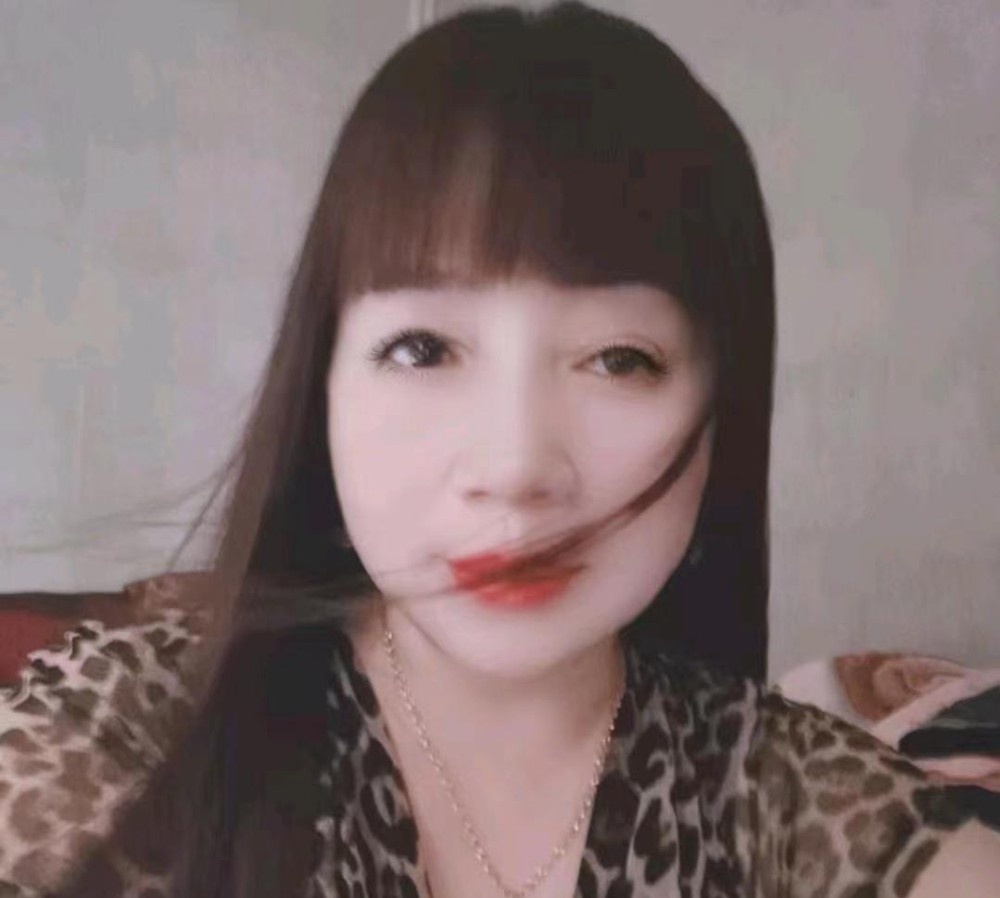 肤白性感成熟姐，友友们喜欢吗？