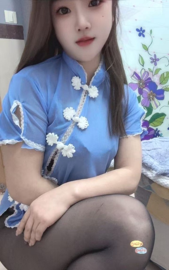 甜美妹子小然